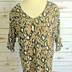 HAPPENING IN THE PRESENT Women Short Sleeve Pull-Over Animal Print Shirt Size S